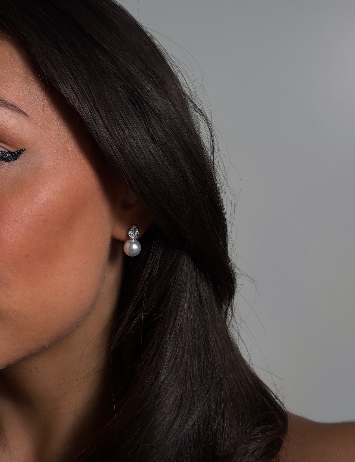GABRIELLE PEARL EARRINGS