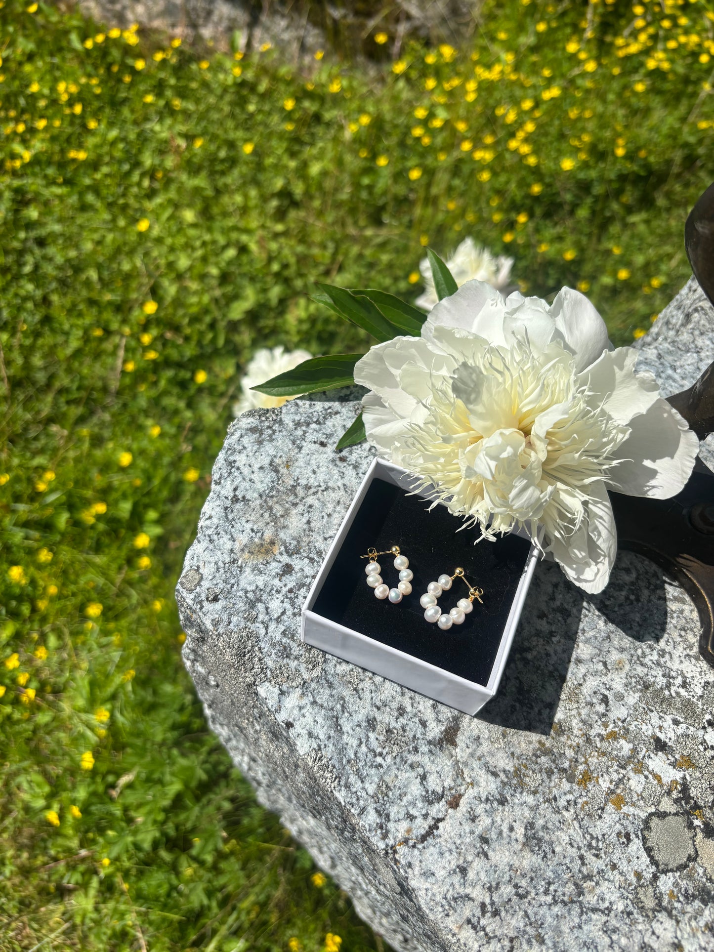 PEARLY EARRINGS